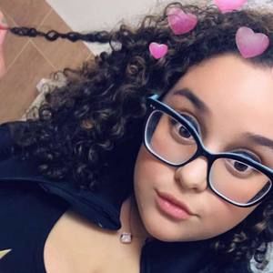 Meet your Posher, Dominique